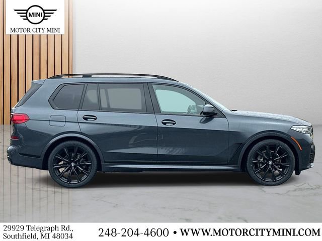 Used 2022 BMW X7 xDrive40i w/ M Sport Package image 2