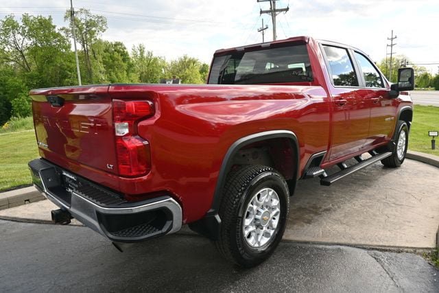 Used 2022 Chevrolet Silverado 2500 LT AWD/4WD image 5