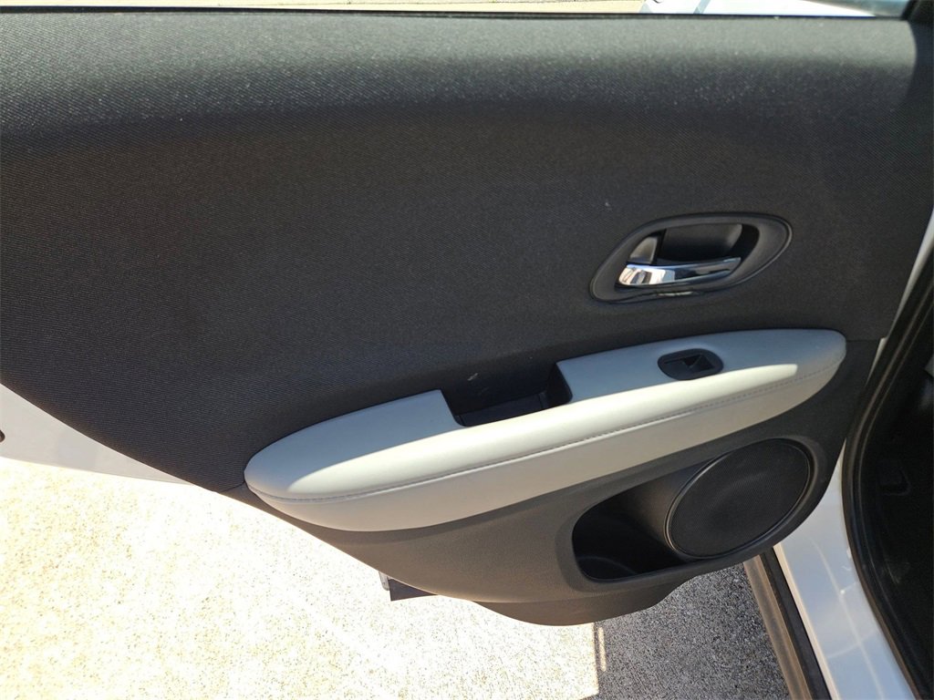 Used 2022 Honda HR-V LX image 13