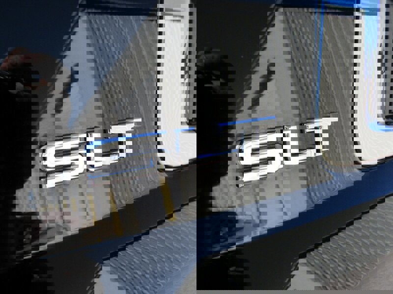 Used 2015 GMC Yukon XL SLT w/ Open Road Package image 9