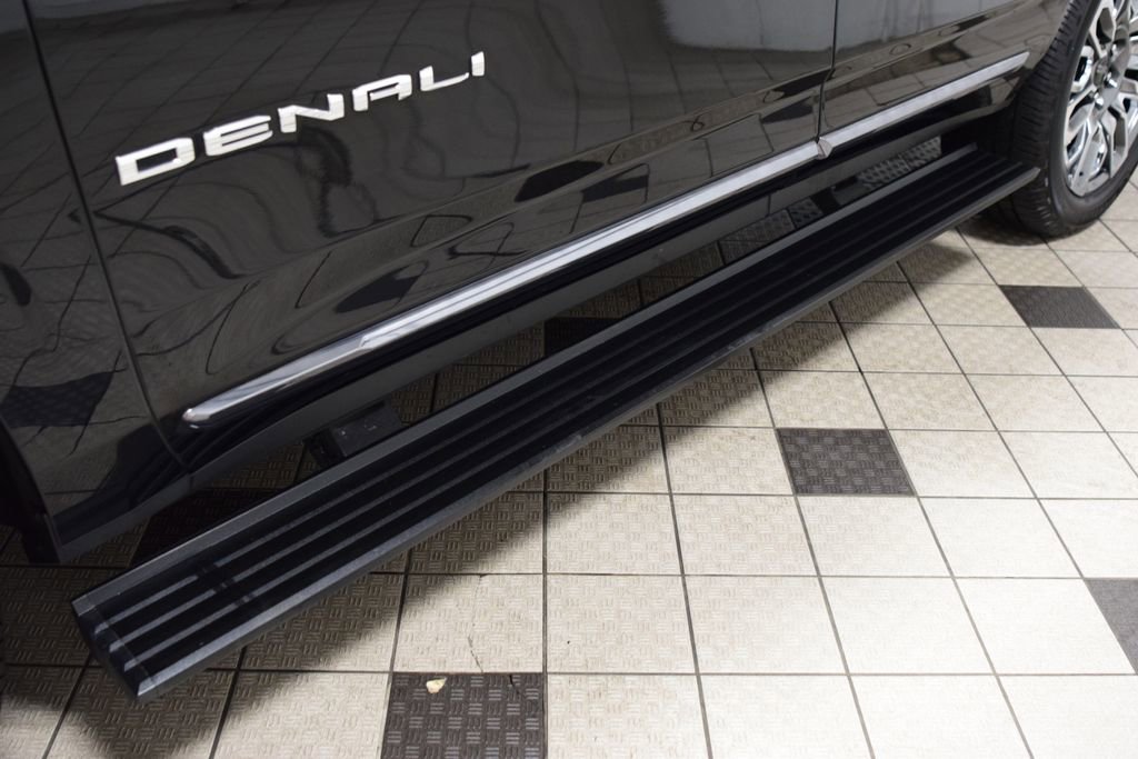 Used 2024 GMC Yukon Denali Ultimate AWD/4WD image 31
