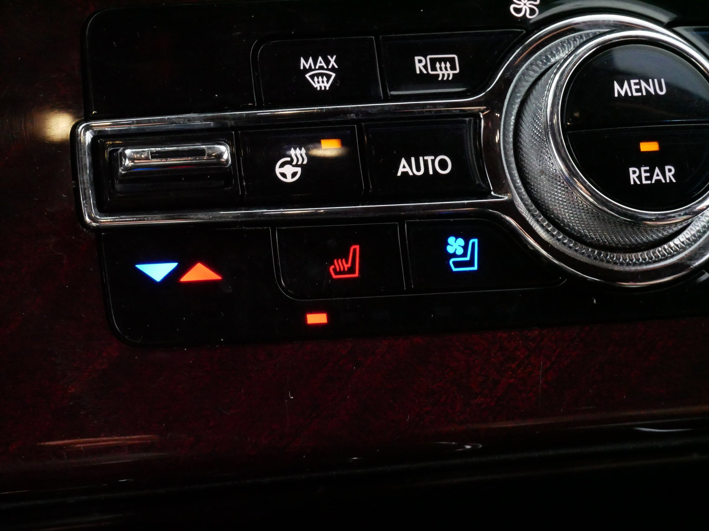 Used 2022 Lincoln Aviator Black Label w/ Dynamic Handling Package AWD/4WD image 28