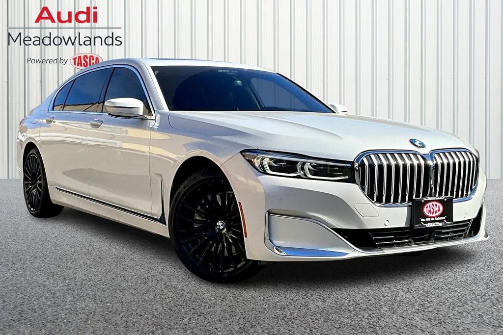 Used 2022 BMW 750i xDrive w/ Executive Package image 3