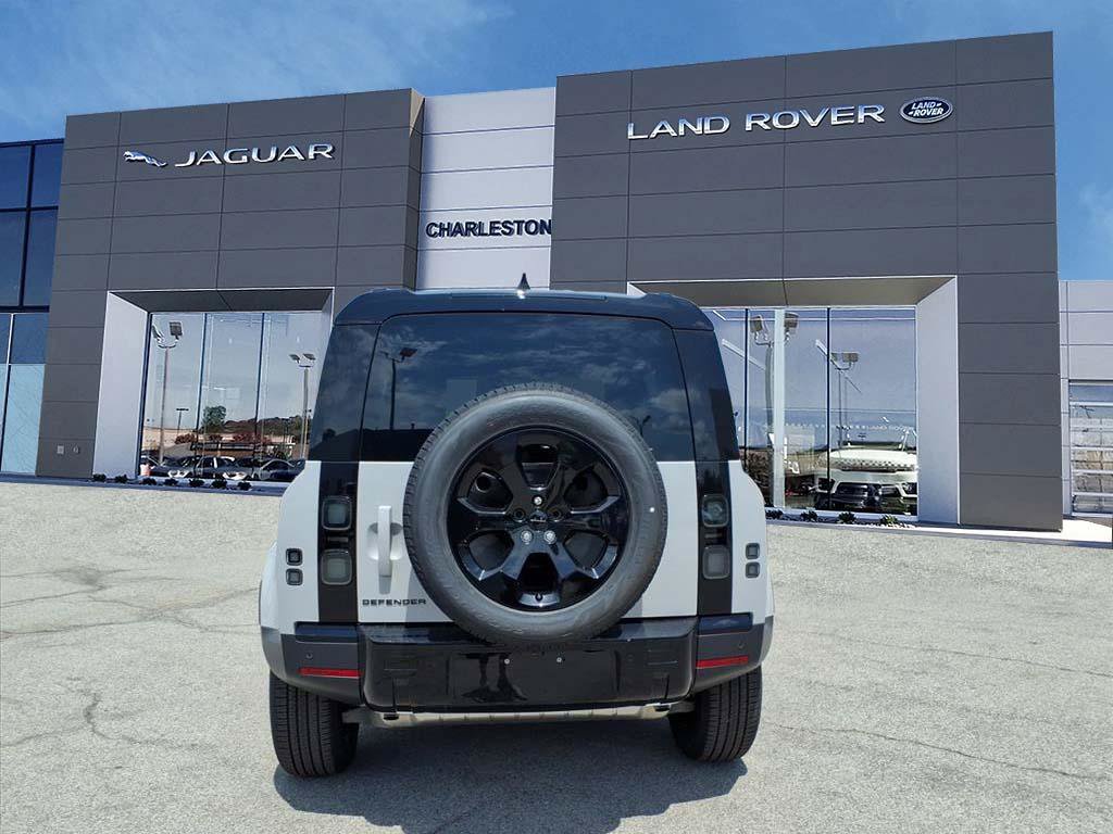 Used 2026 Land Rover Defender 110 S AWD/4WD image 4