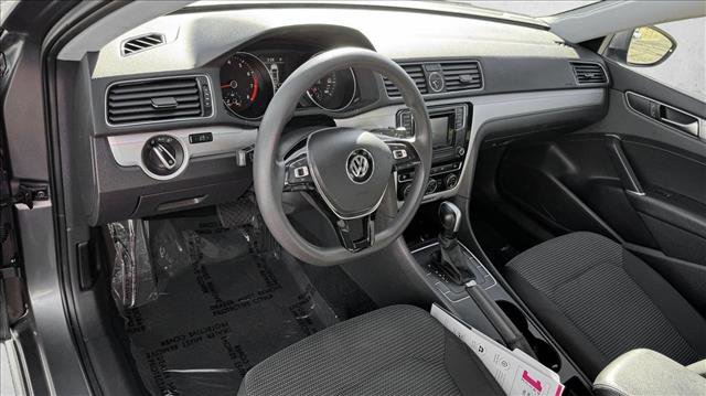 Used 2016 Volkswagen Passat 1.8T S image 11