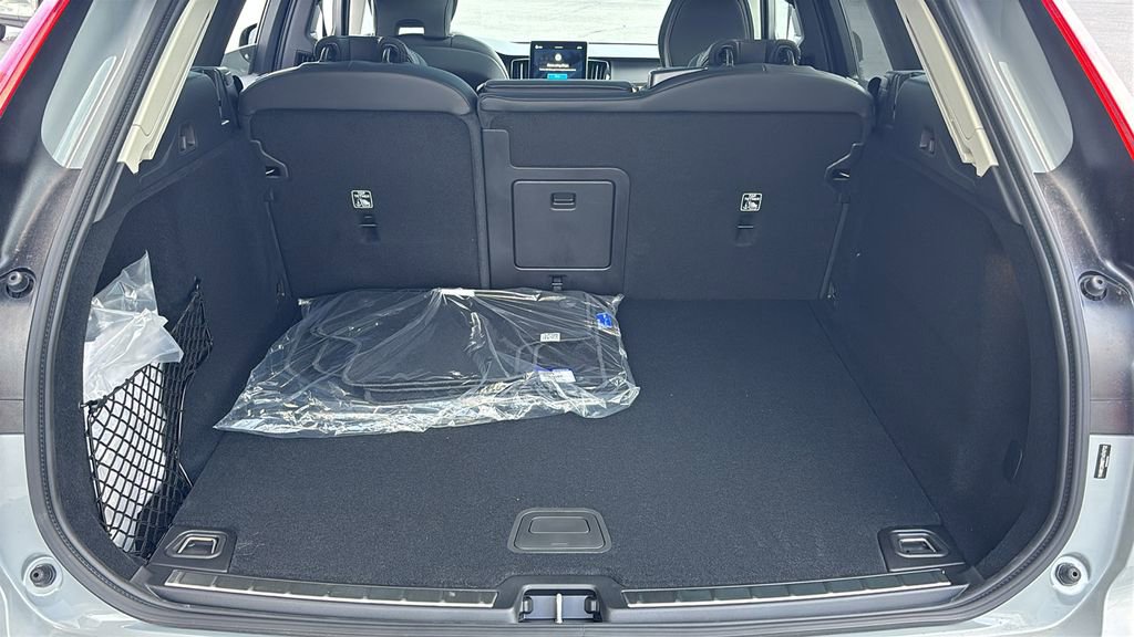 New 2026 Volvo XC60 B5 Ultra w/ Climate Package AWD/4WD image 31