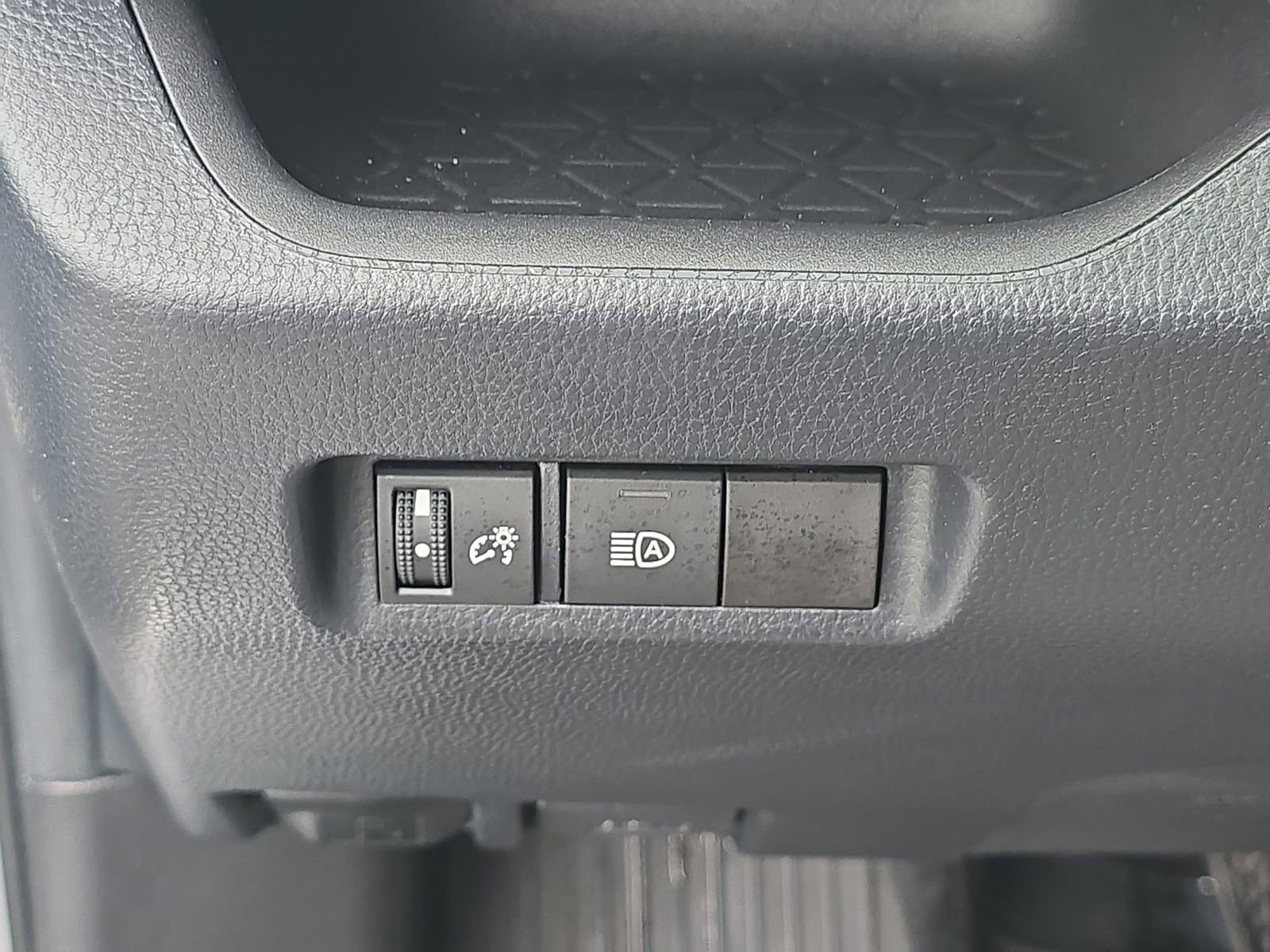 Used 2022 Toyota RAV4 XLE image 30