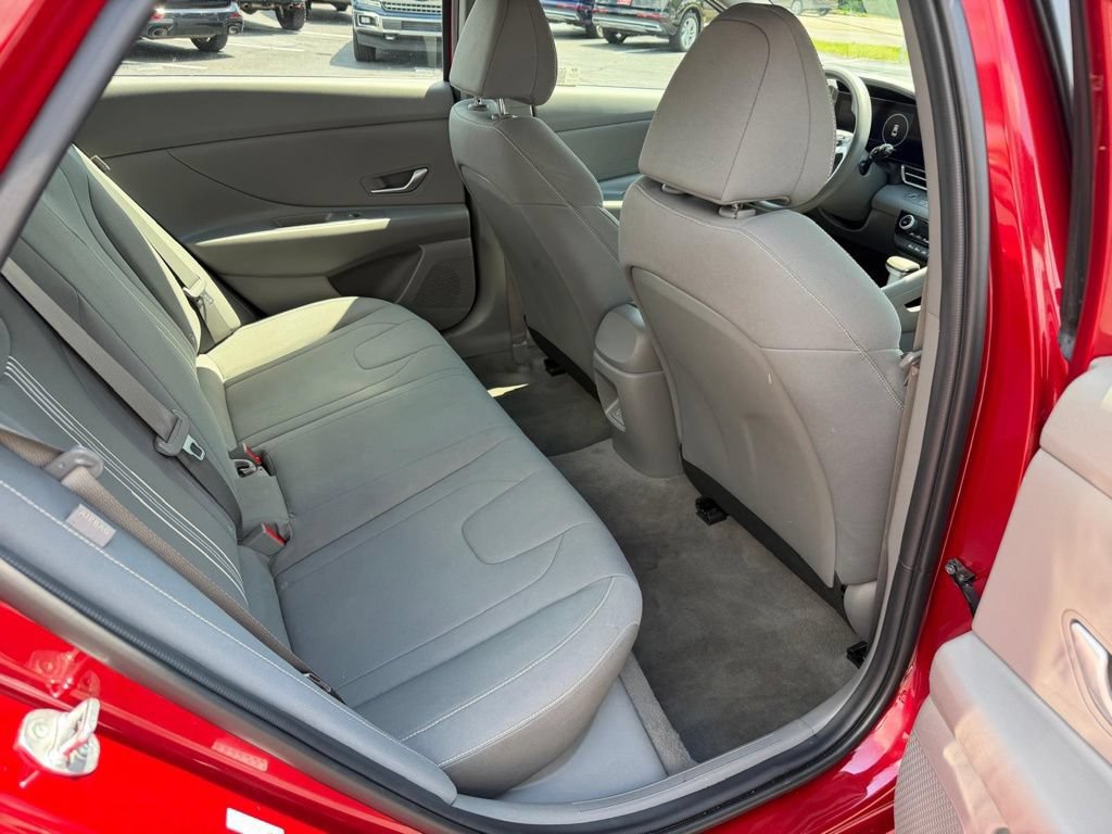 Used 2024 Hyundai Elantra SEL FWD image 21