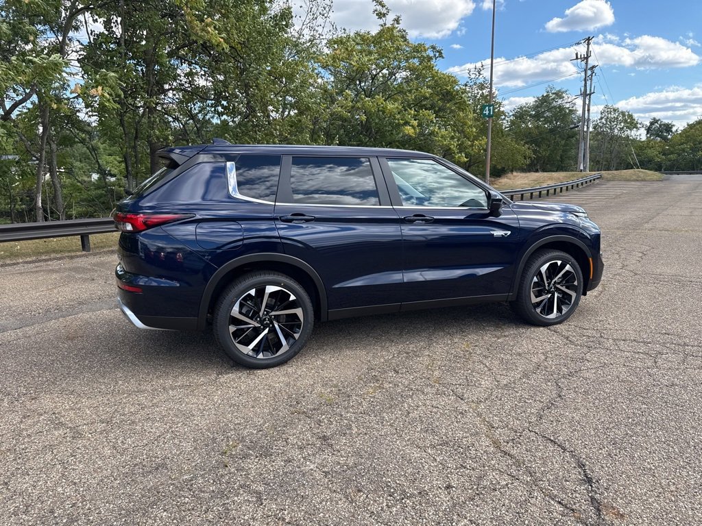 New 2025 Mitsubishi Outlander SE image 5