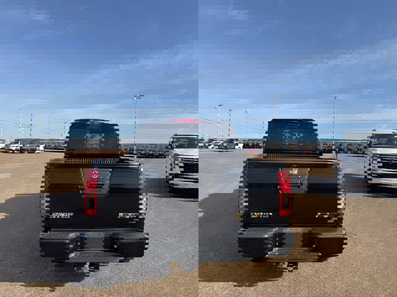 Used 2019 Nissan Frontier Desert Runner image 6