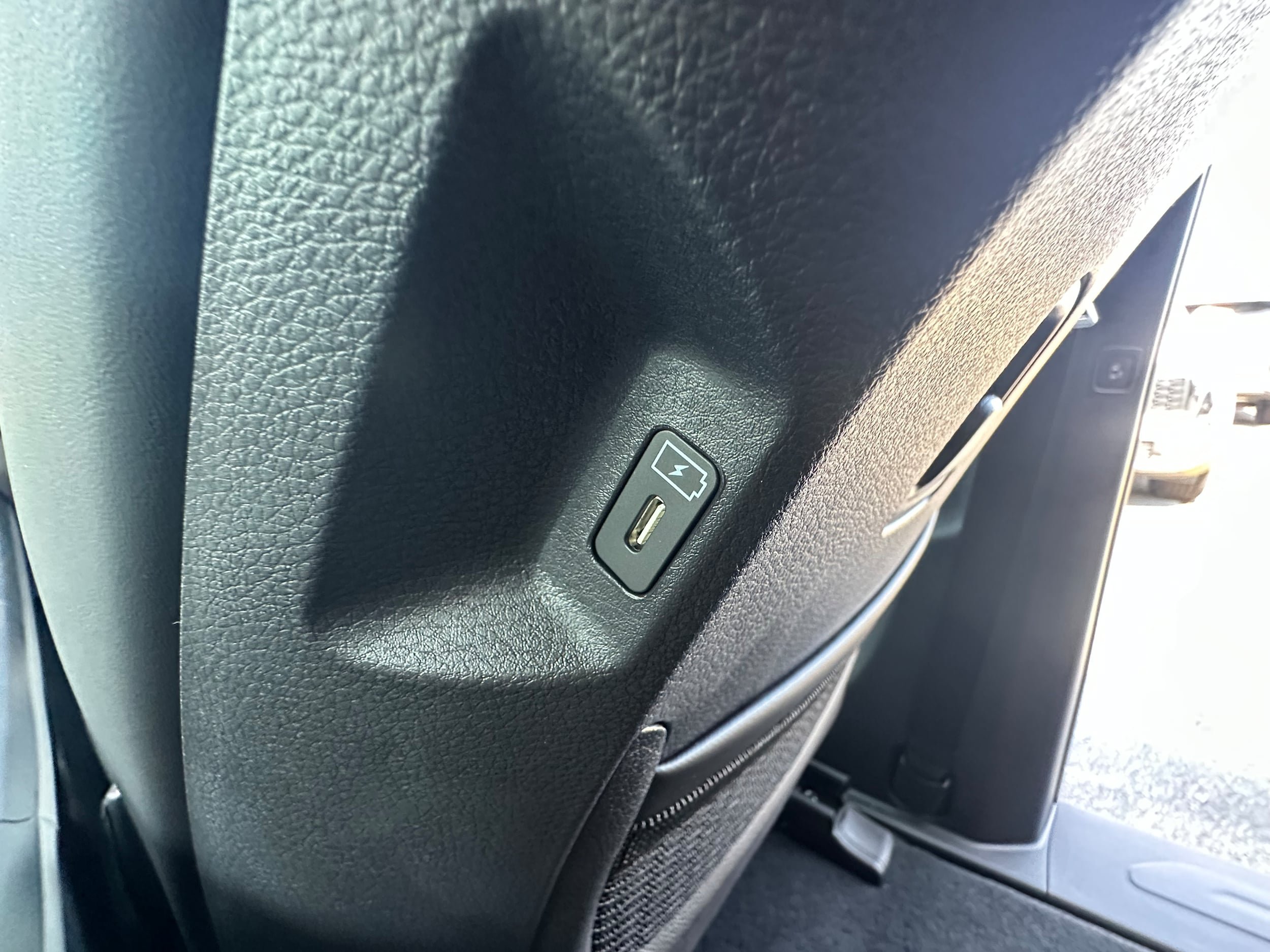 New 2027 Kia Carnival FWD image 16