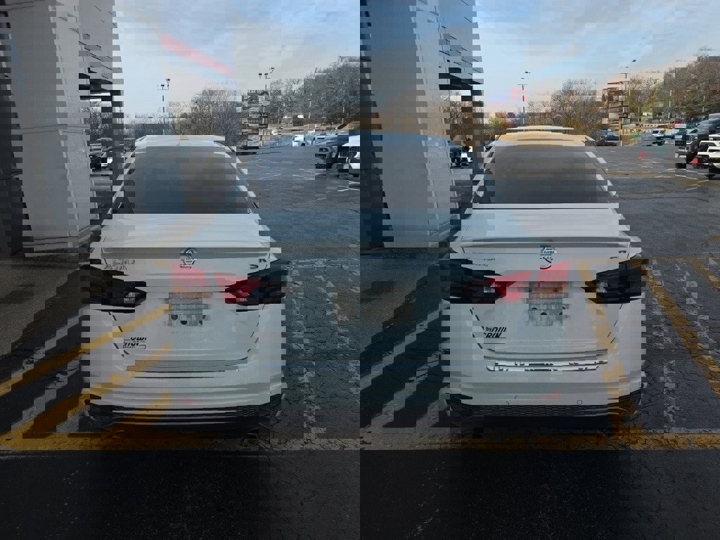 Used 2021 Nissan Altima 2.5 SR w/ SR Premium Package image 4