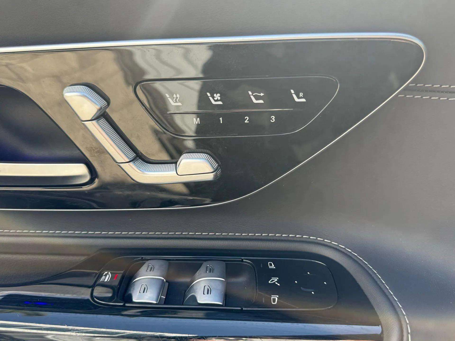 Used 2022 Mercedes-Benz SL 63 AMG 4MATIC image 35