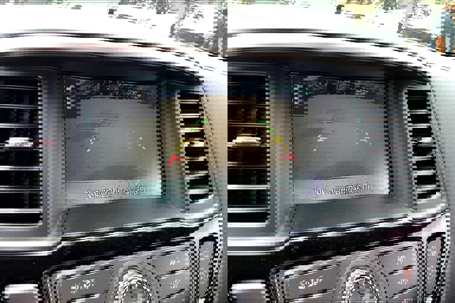 Used 2020 Nissan Pathfinder S image 24