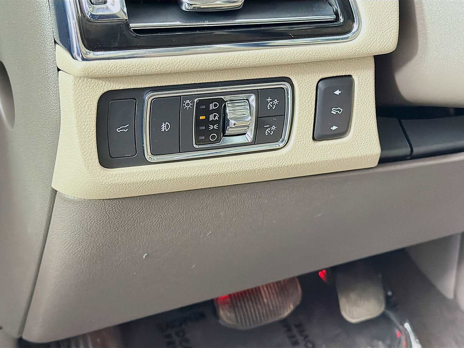 Used 2022 Lincoln Navigator Reserve AWD/4WD image 10