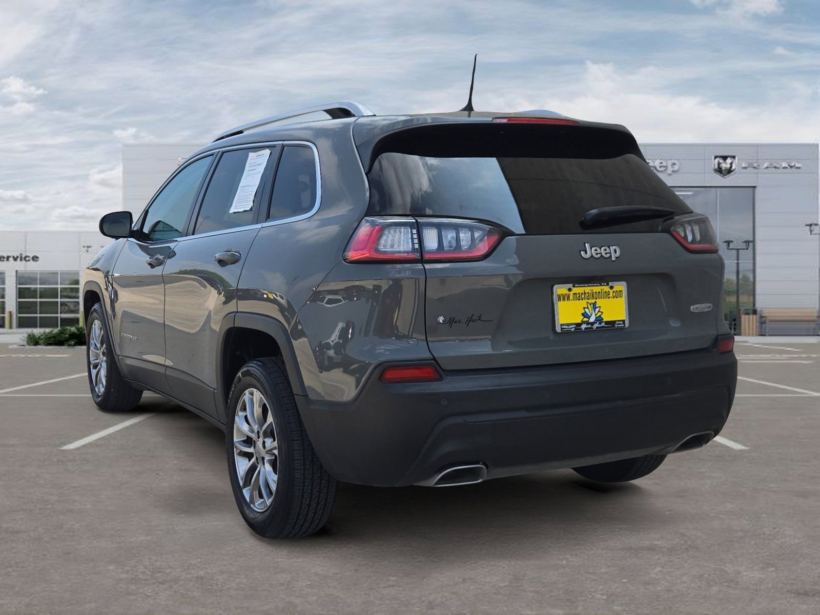 Used 2021 Jeep Cherokee Latitude Lux w/ Comfort/Convenience Group FWD image 2