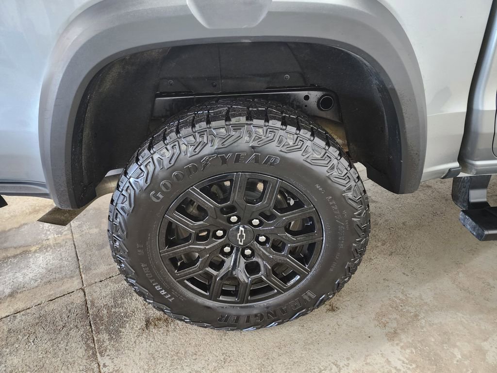 Used 2023 Chevrolet Colorado Trail Boss image 39