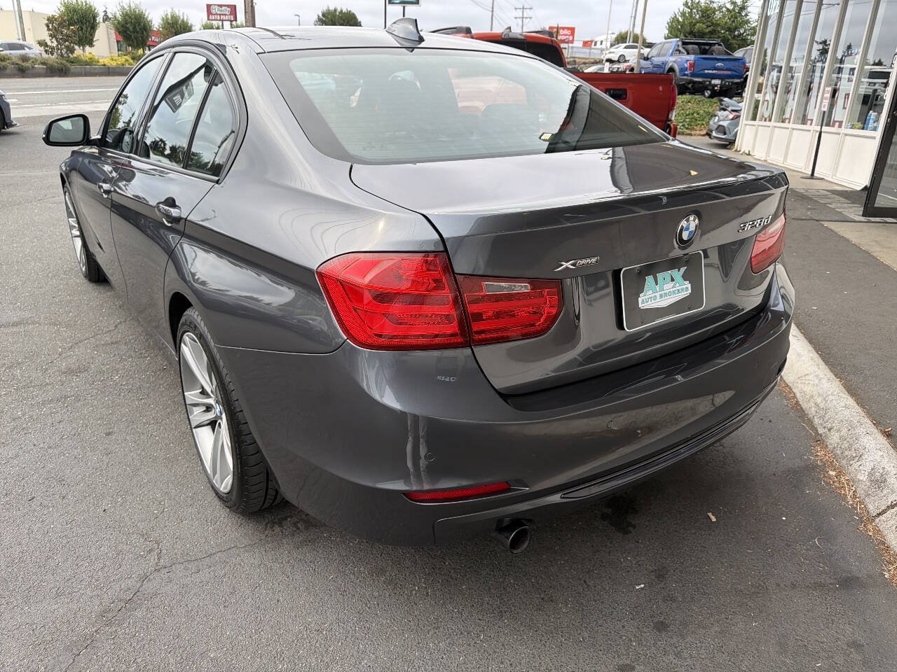 Used 2015 BMW 328d xDrive Sedan AWD/4WD image 2