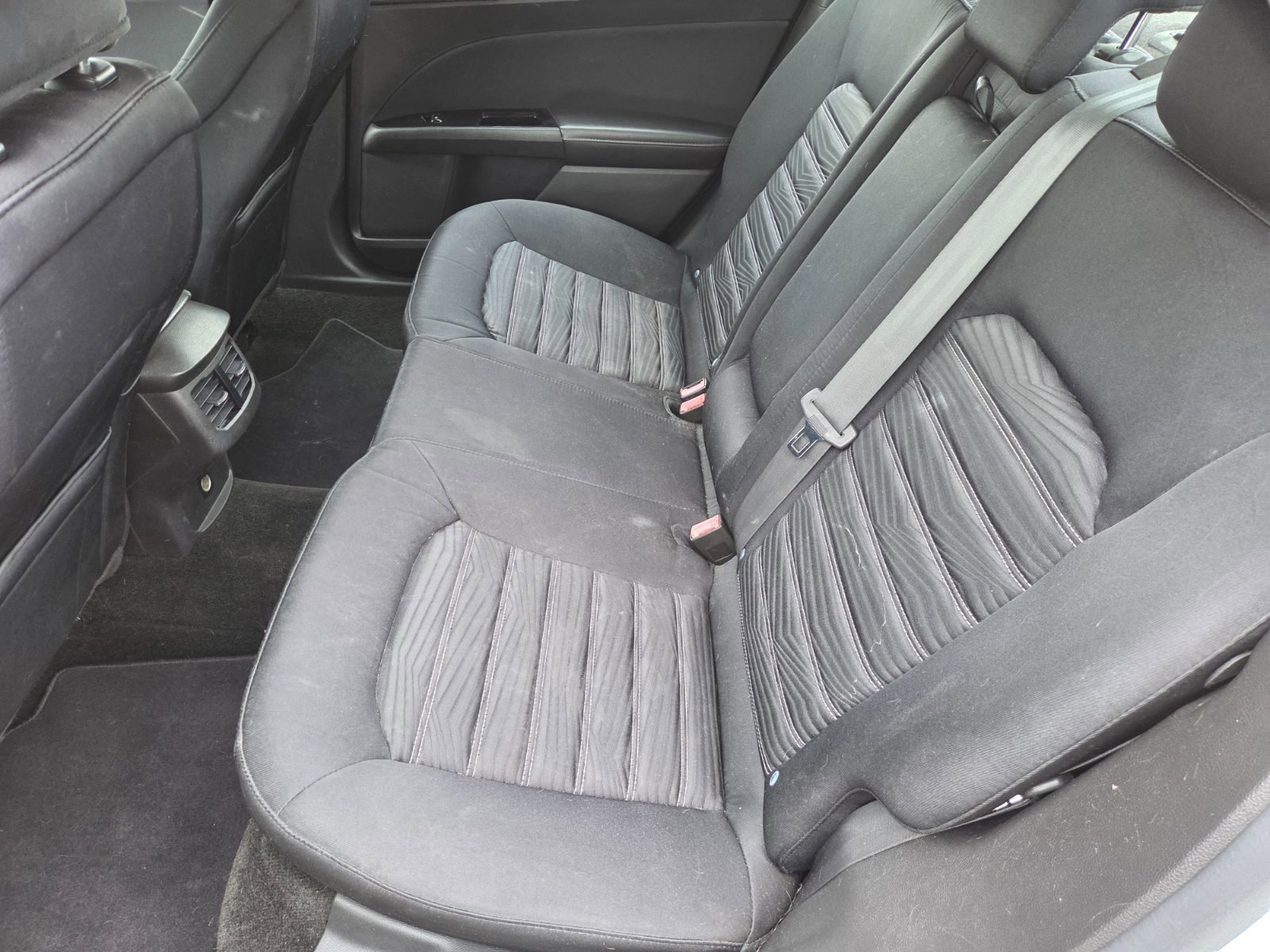 Used 2016 Ford Fusion SE FWD image 9