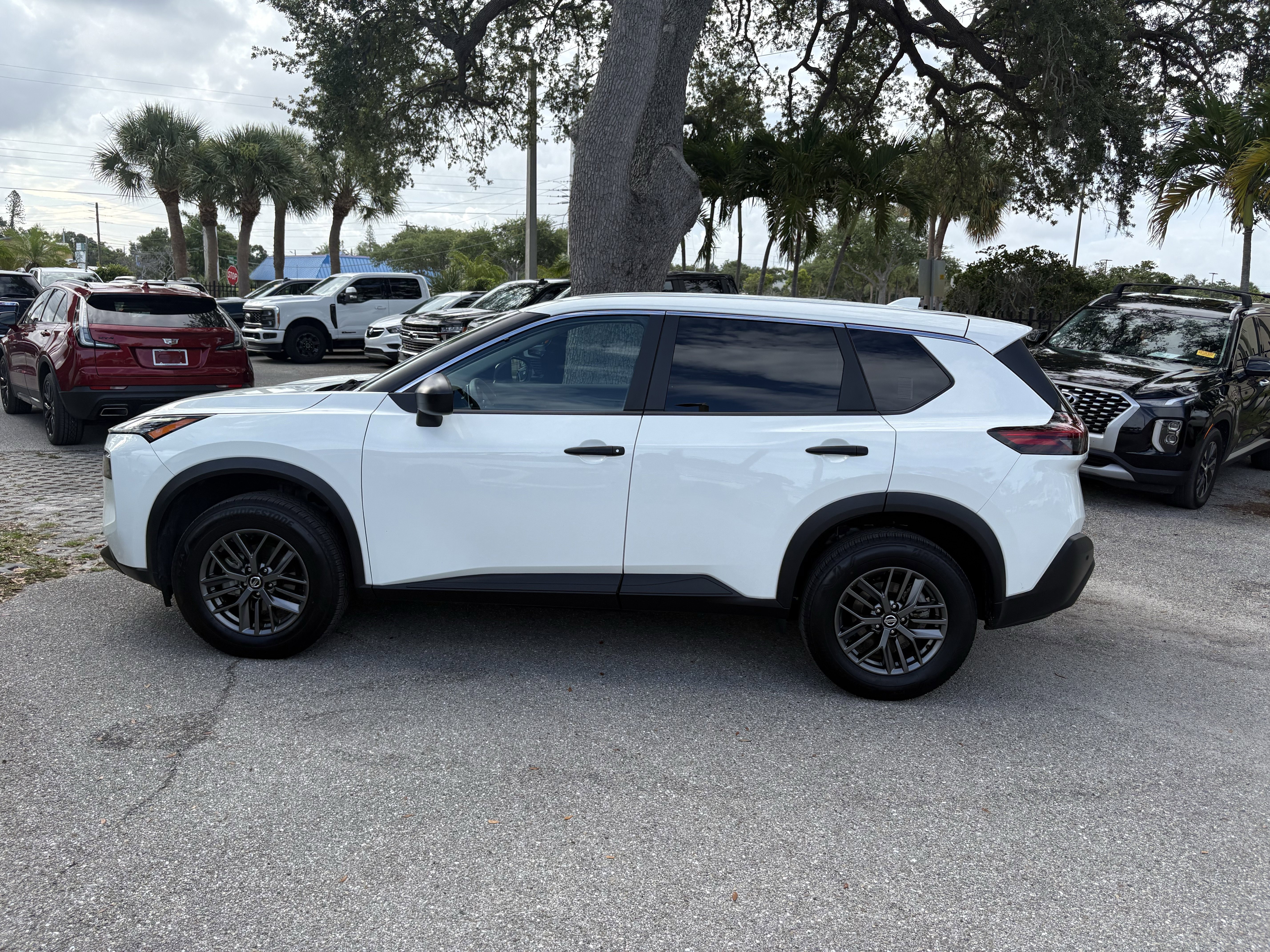 Used 2021 Nissan Rogue S AWD/4WD image 4