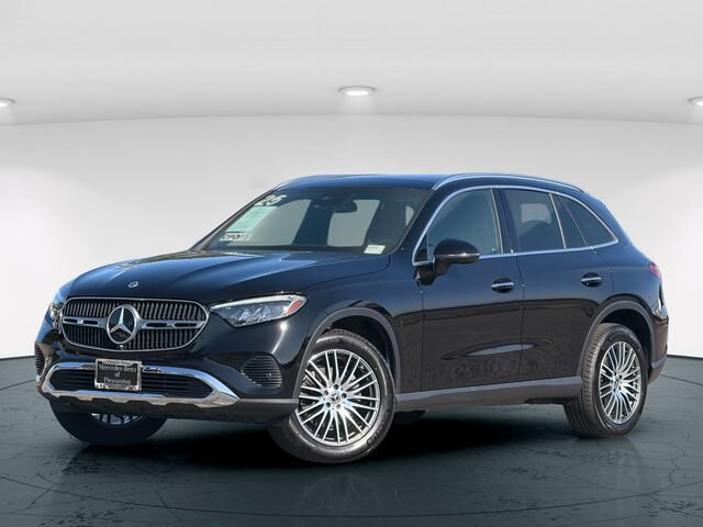 Certified 2025 Mercedes-Benz GLC 300 4MATIC image 2