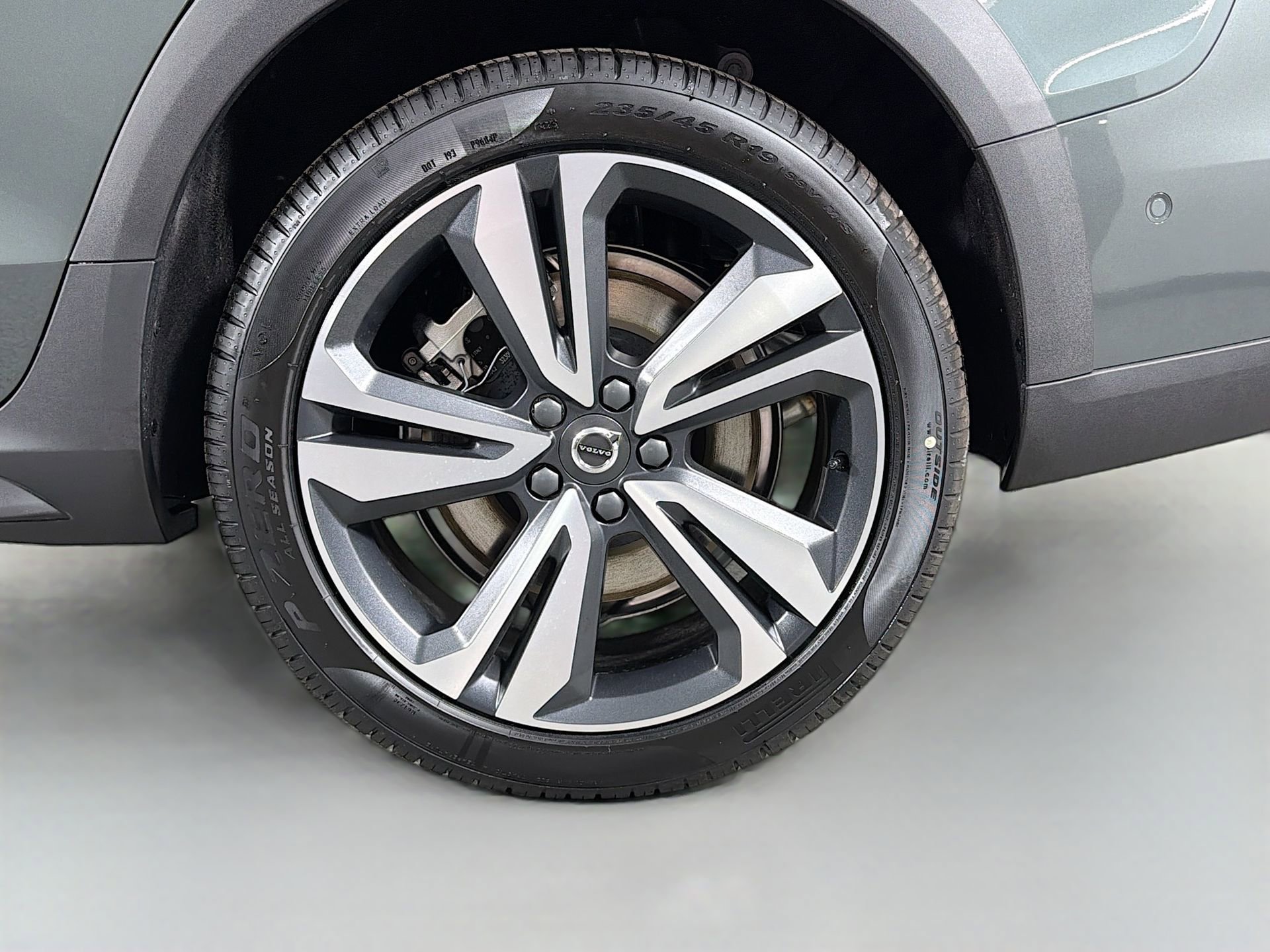 New 2026 Volvo V60 B5 Cross Country Plus w/ Protection Package Premier image 29