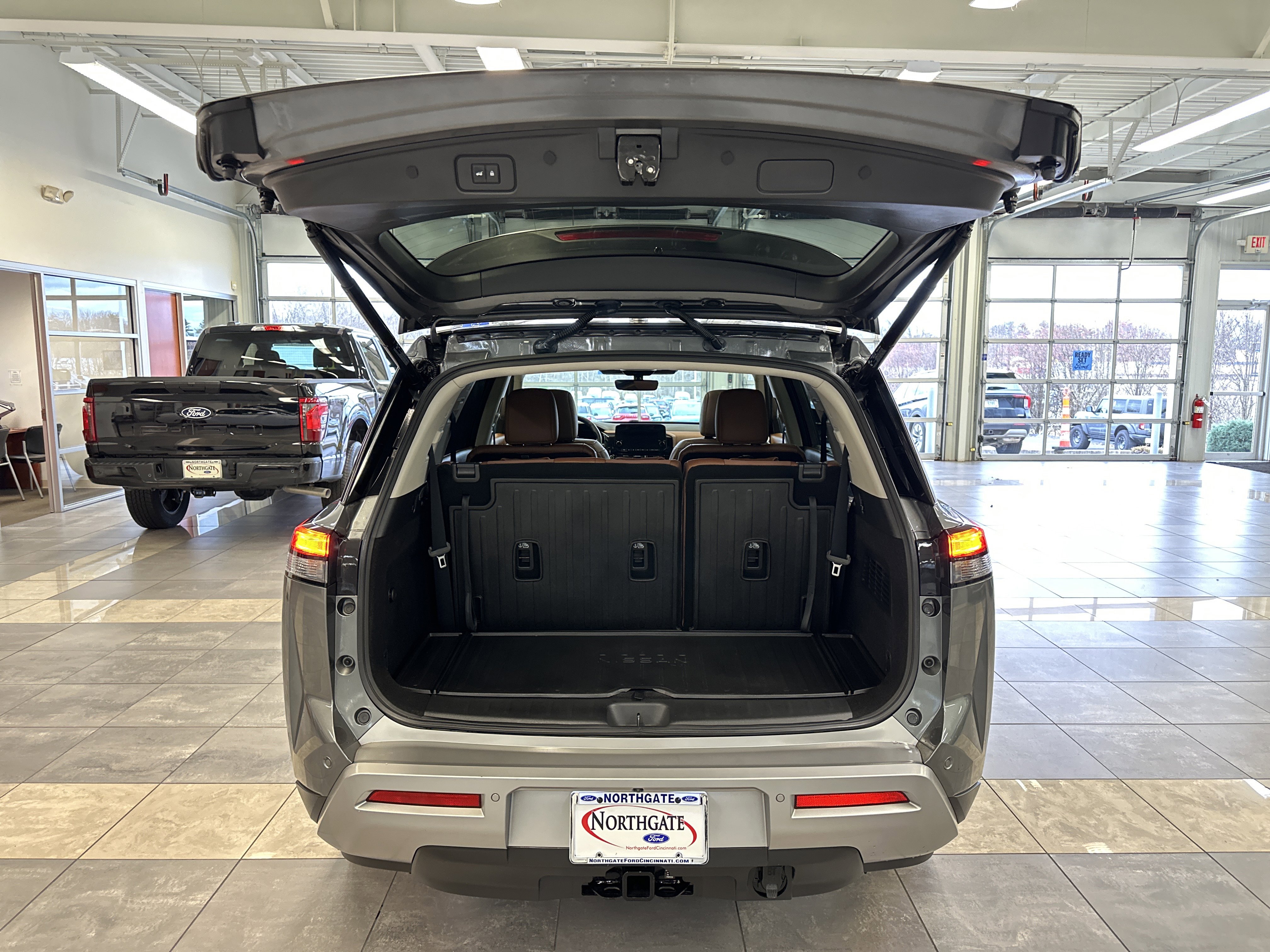 Used 2023 Nissan Pathfinder Platinum image 31