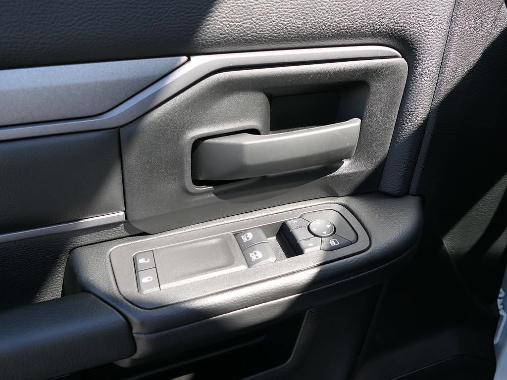 New 2025 RAM 5500 Tradesman AWD/4WD image 12