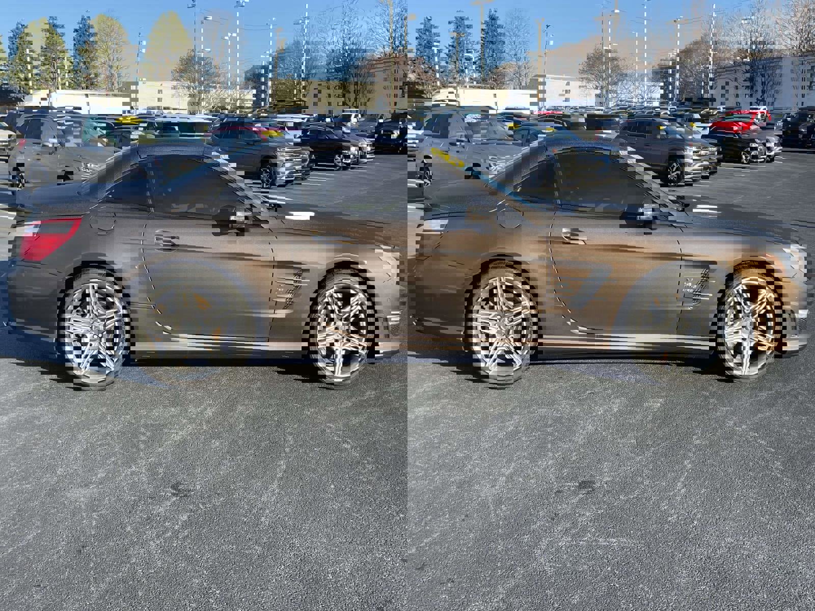 Used 2015 Mercedes-Benz SL 63 AMG w/ Driver Assistance Package image 10