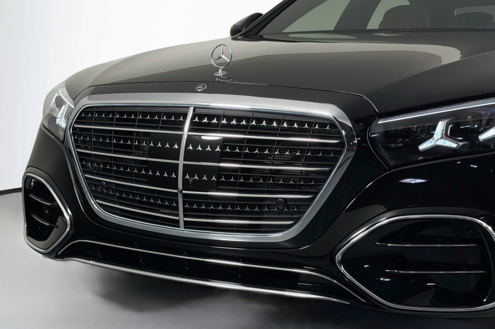 New 2027 Mercedes-Benz S 580 4MATIC Sedan image 12