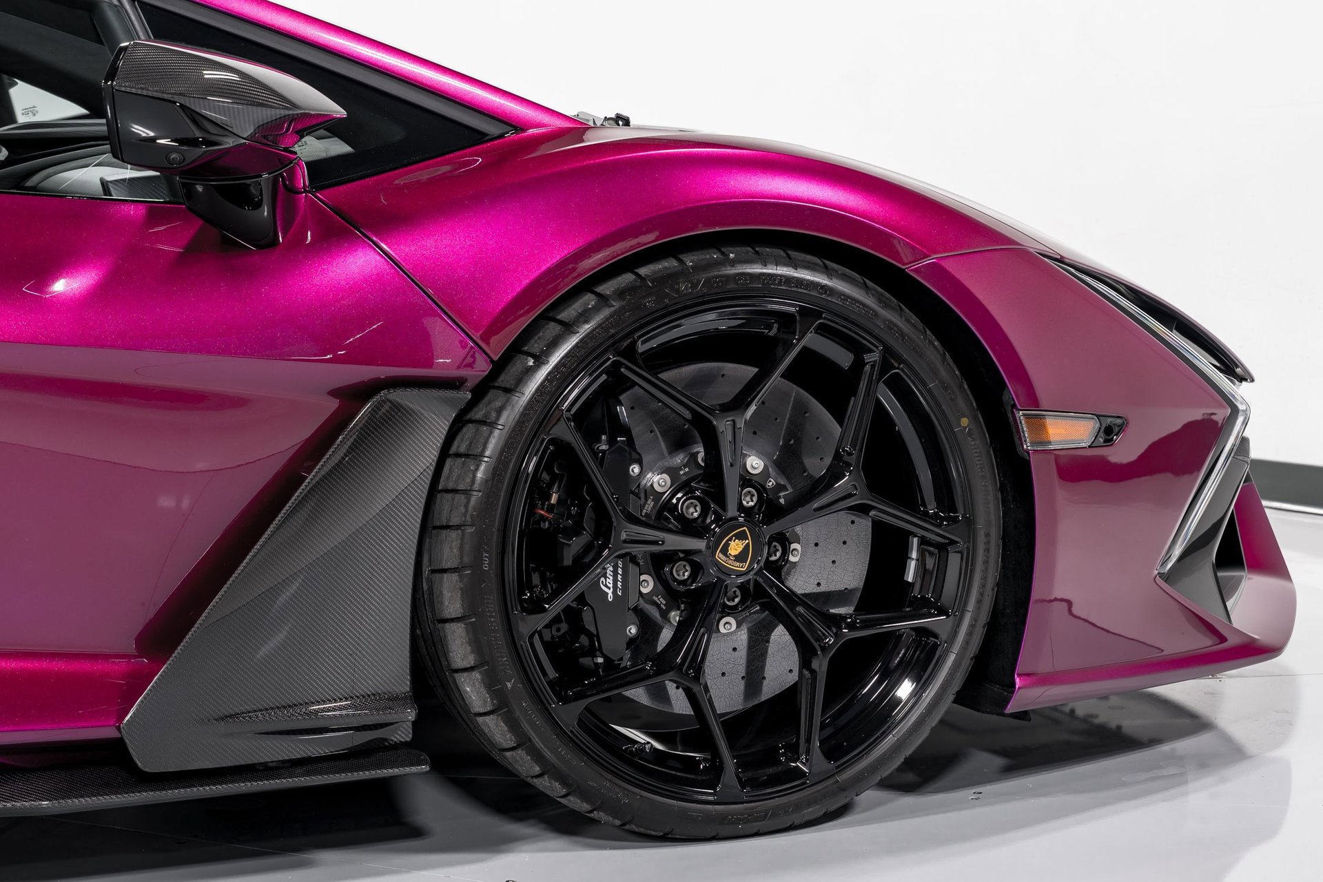 Used 2024 Lamborghini Revuelto image 39