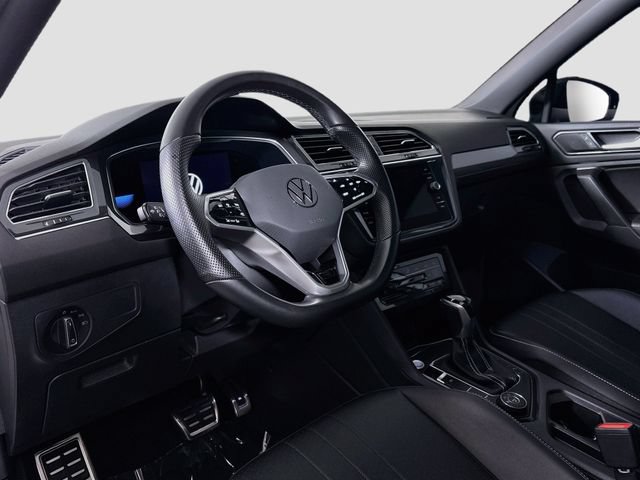 Certified 2023 Volkswagen Tiguan SE R-Line AWD/4WD image 9