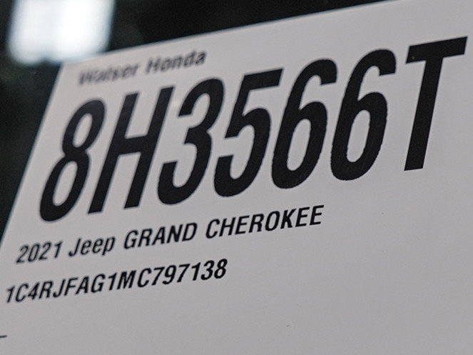 Used 2021 Jeep Grand Cherokee Laredo X AWD/4WD image 31