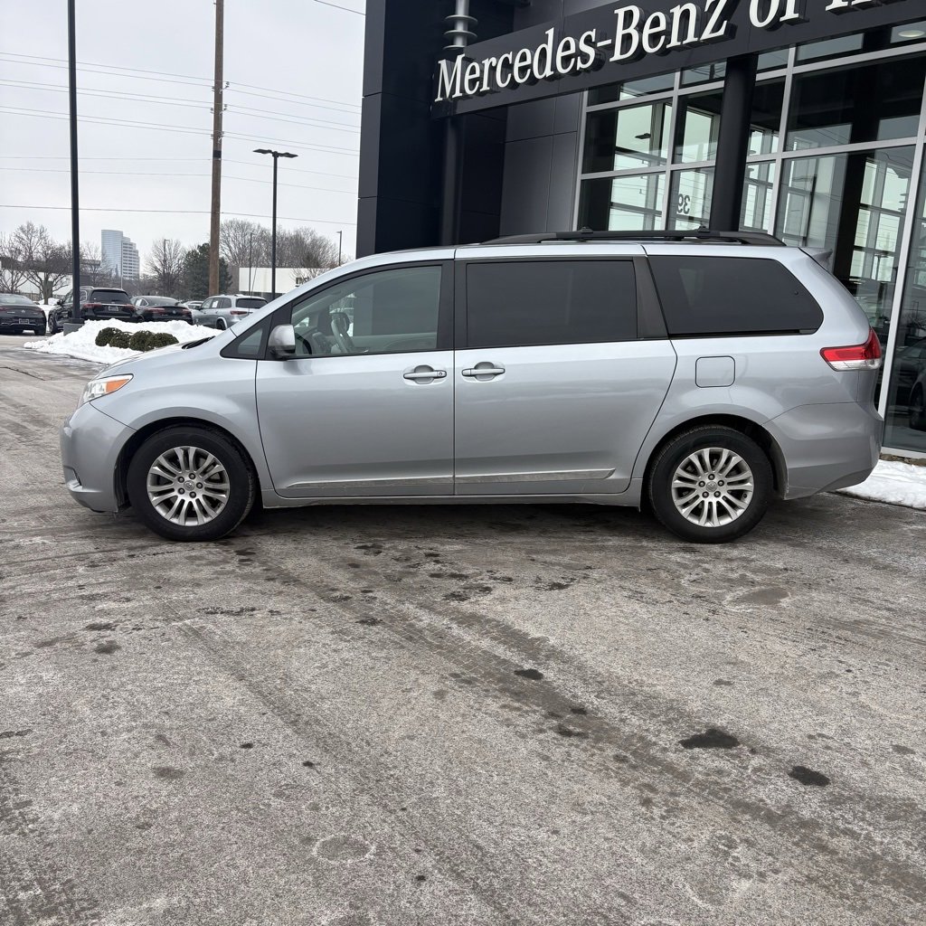 Used 2014 Toyota Sienna XLE image 6