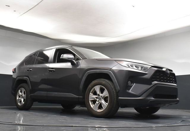 Used 2020 Toyota RAV4 XLE image 30