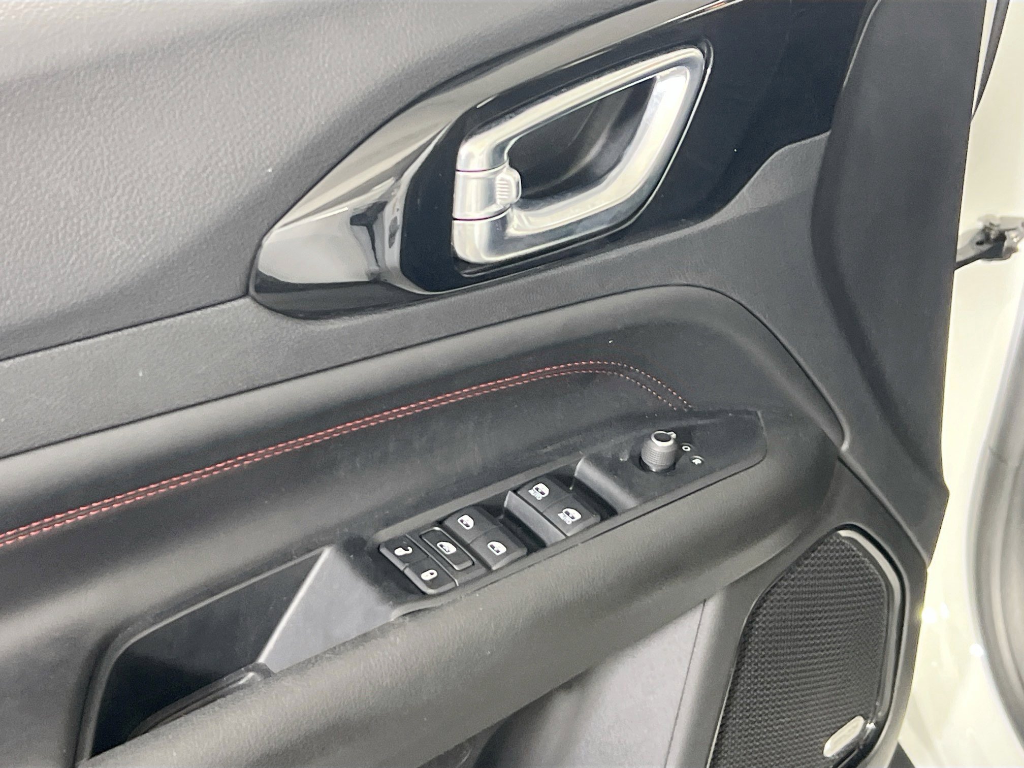 Used 2022 Jeep Compass Trailhawk w/ Sun and Sound Group image 17