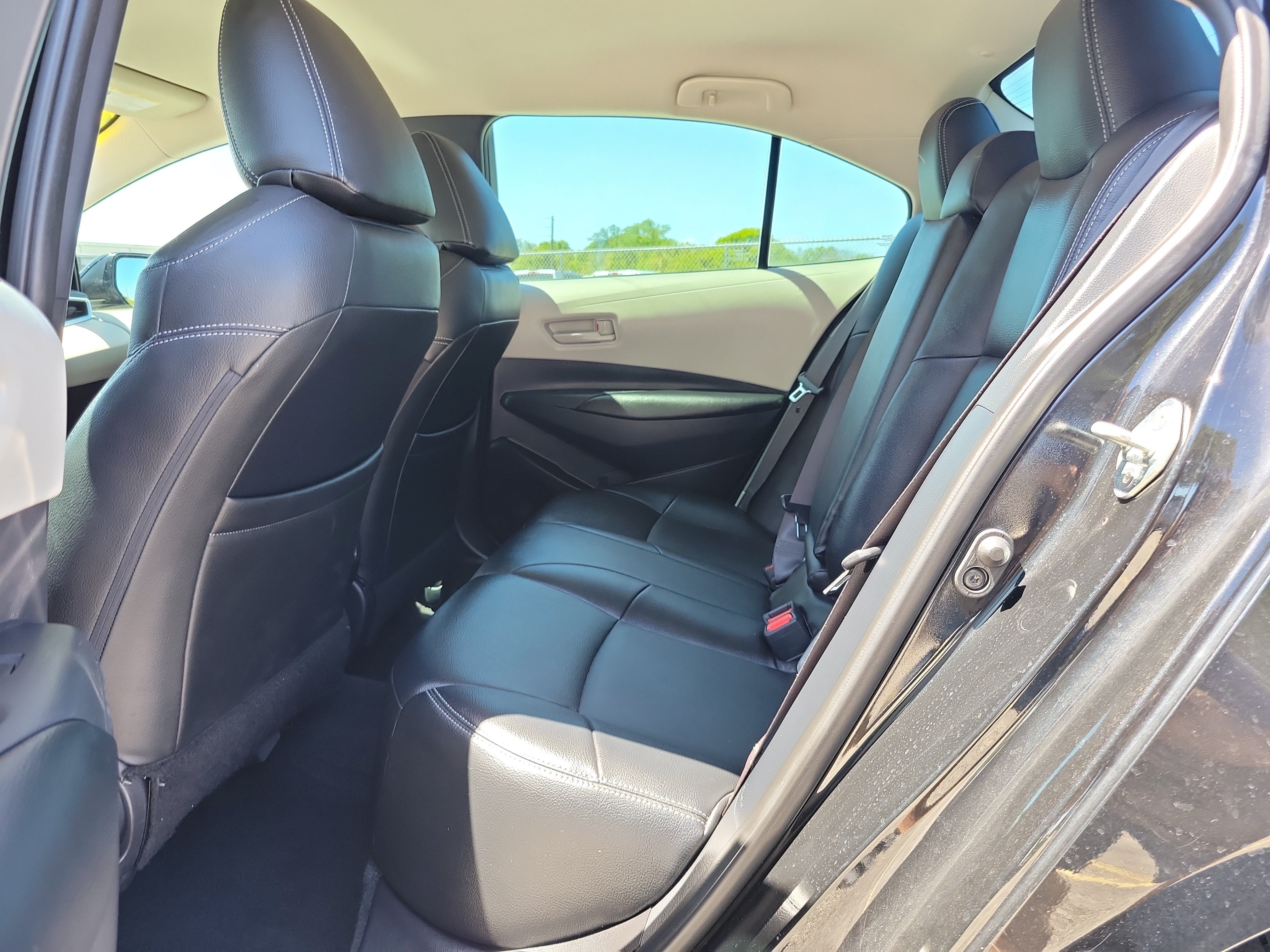 Used 2022 Toyota Corolla LE w/ LE Convenience Package FWD image 8