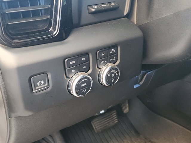 Used 2024 GMC Sierra 2500 AT4 w/ AT4 Premium Plus Package AWD/4WD image 26