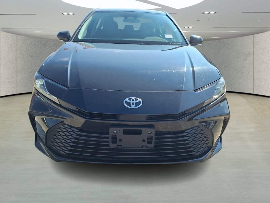 Used 2025 Toyota Camry LE image 8