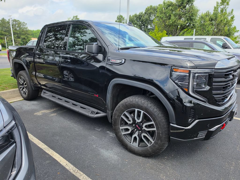 Used 2024 GMC Sierra 1500 AT4 w/ AT4 Premium Package AWD/4WD image 11