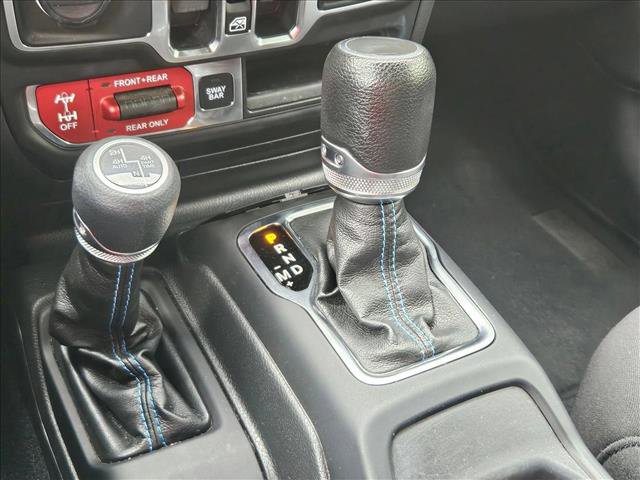 Used 2023 Jeep Wrangler Unlimited Rubicon 4xe w/ Cold Weather Group AWD/4WD image 11