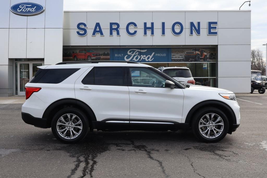 Used 2021 Ford Explorer XLT w/ Equipment Group 202A image 2