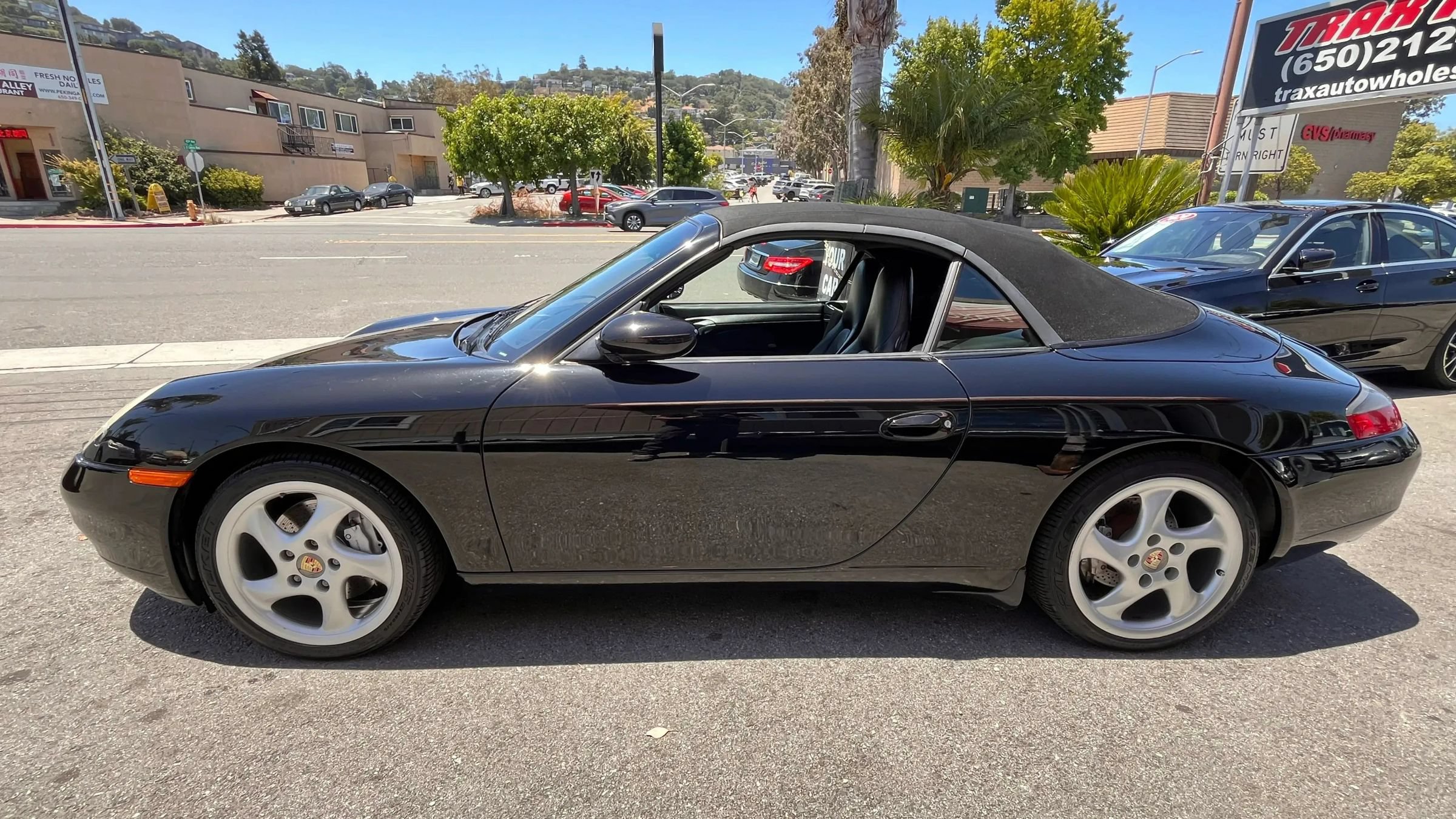 Used 2001 Porsche 911 Carrera 4 AWD/4WD image 4