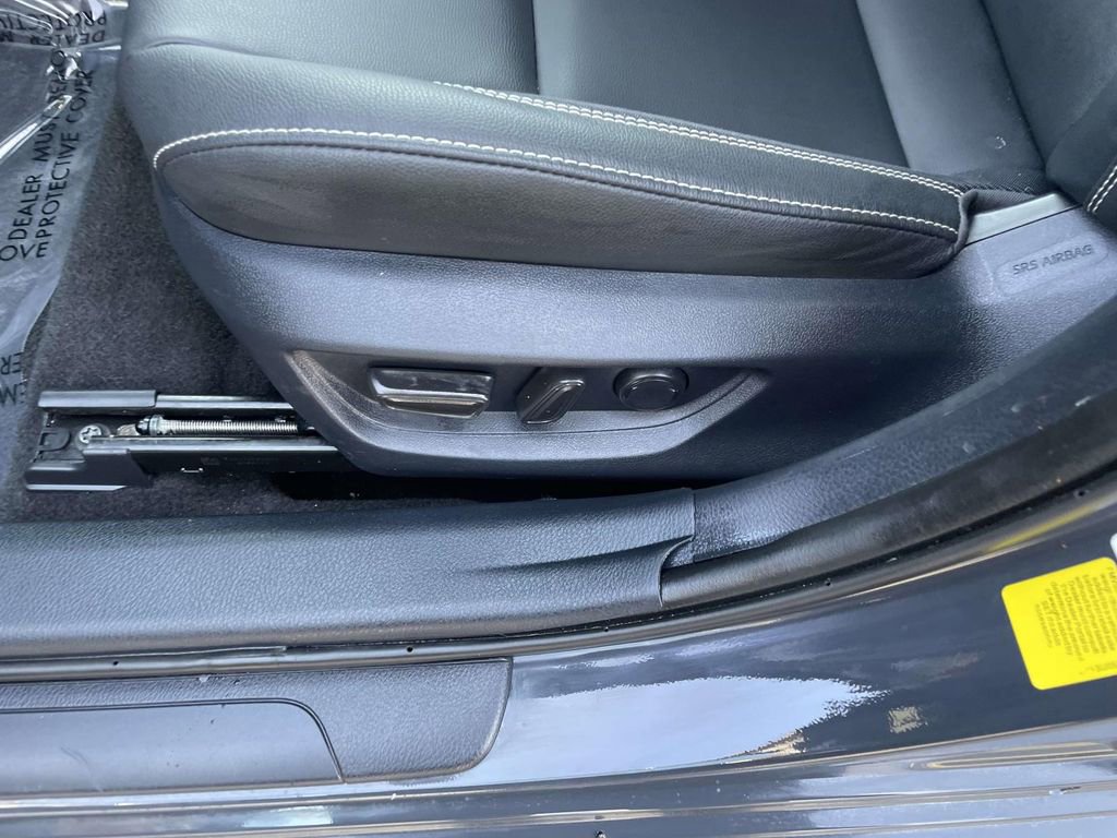 Used 2025 Toyota Camry SE image 30