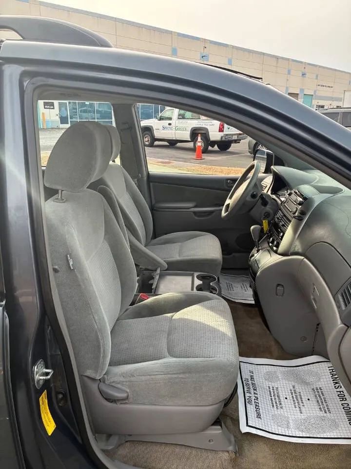 Used 2009 Toyota Sienna CE image 14
