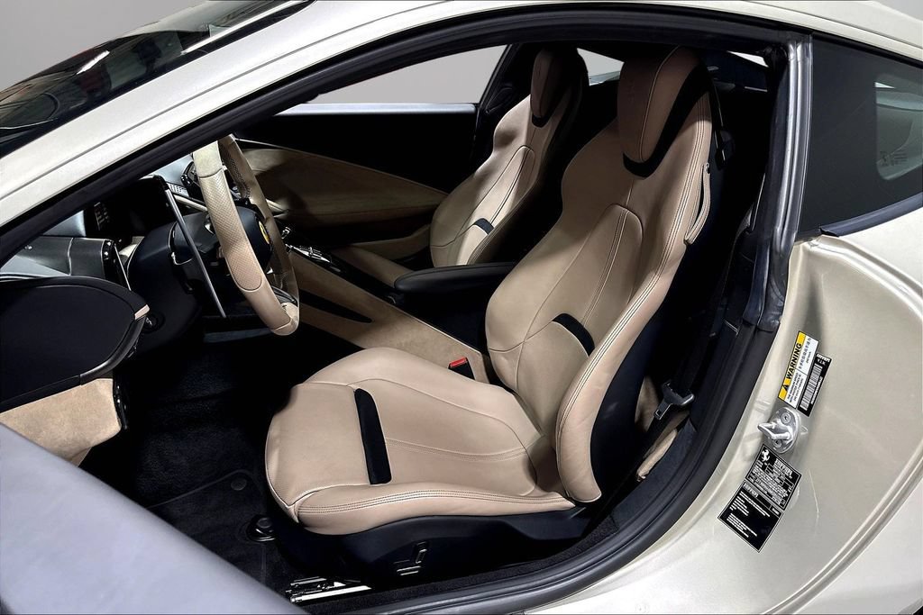 Used 2021 Ferrari Roma RWD image 19