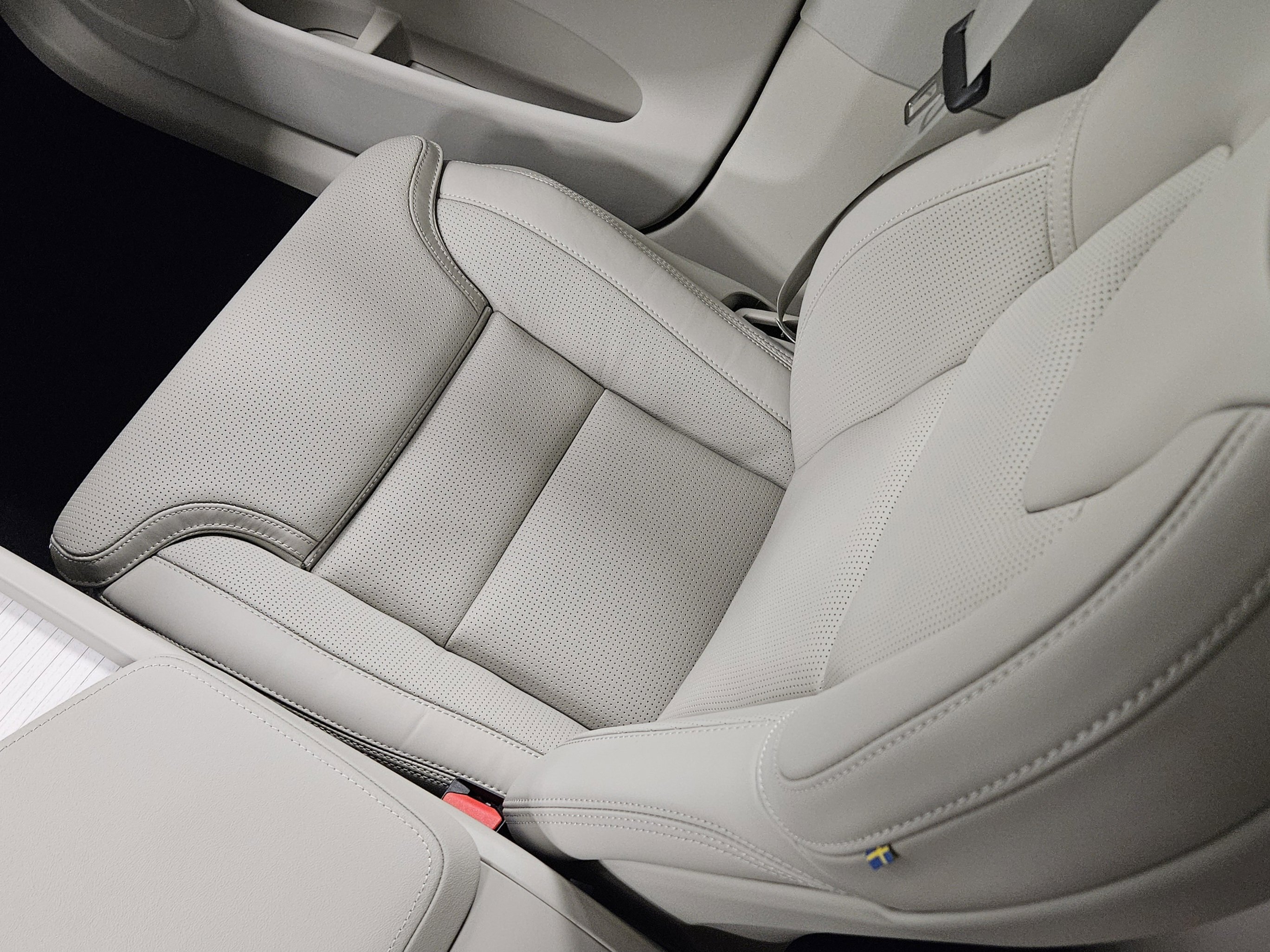 New 2026 Volvo XC60 T8 Ultra image 16