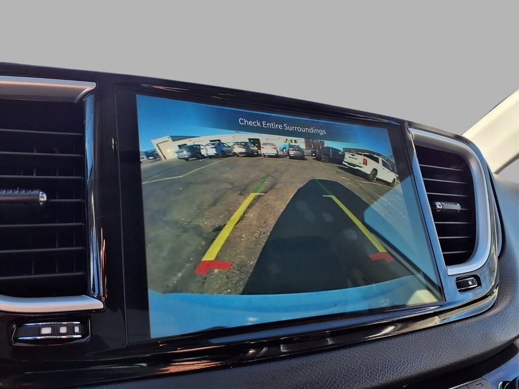 Certified 2024 Chrysler Pacifica Touring-L image 6