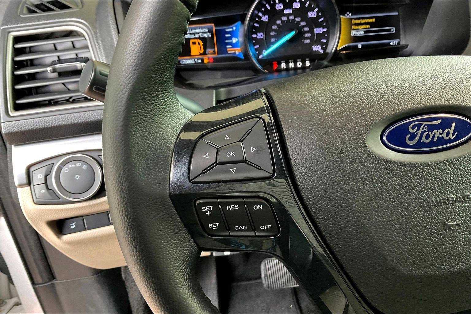 Used 2018 Ford Explorer XLT AWD/4WD image 11
