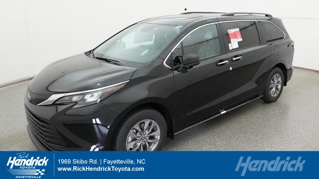 New 2026 Toyota Sienna XLE FWD image 1